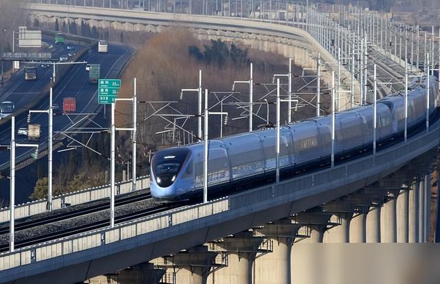 印媒:印度铁路电气化率达90%中国66%俄罗斯51%美国1%(图4) 印媒:印度铁路电气化率达90%中国66%俄罗斯51%美国1%(图4)