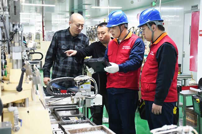 国网福州供电公司发布2025年“为民办实事”项目承诺情况和2024年社会责任(图2) 国网福州供电公司发布2025年“为民办实事”项目承诺情况和2024年社会责任(图2)